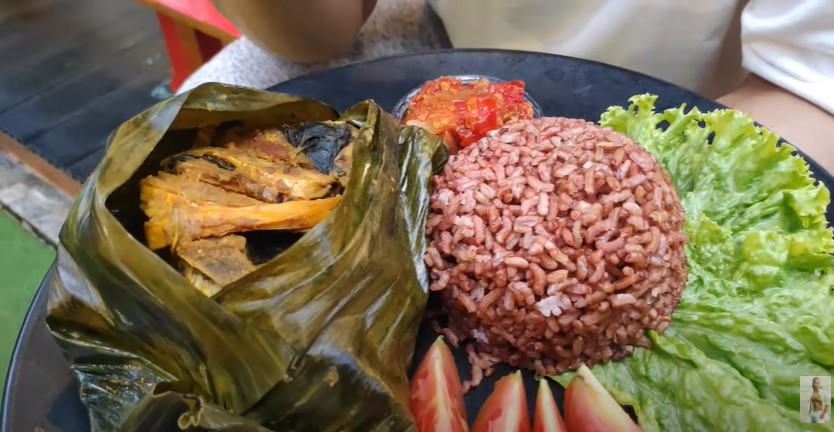 Jaga tubuh tetap atletis, ini 7 menu makanan Ade Rai sehari-hari