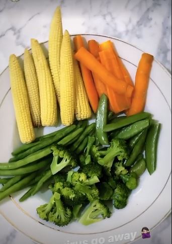 Makanan rumahan 9 seleb saat diet ini sederhana dan gampang ditiru
