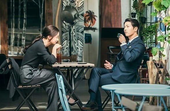Potret romantis Song Joong-ki dan pasangan dalam 9 drama Korea