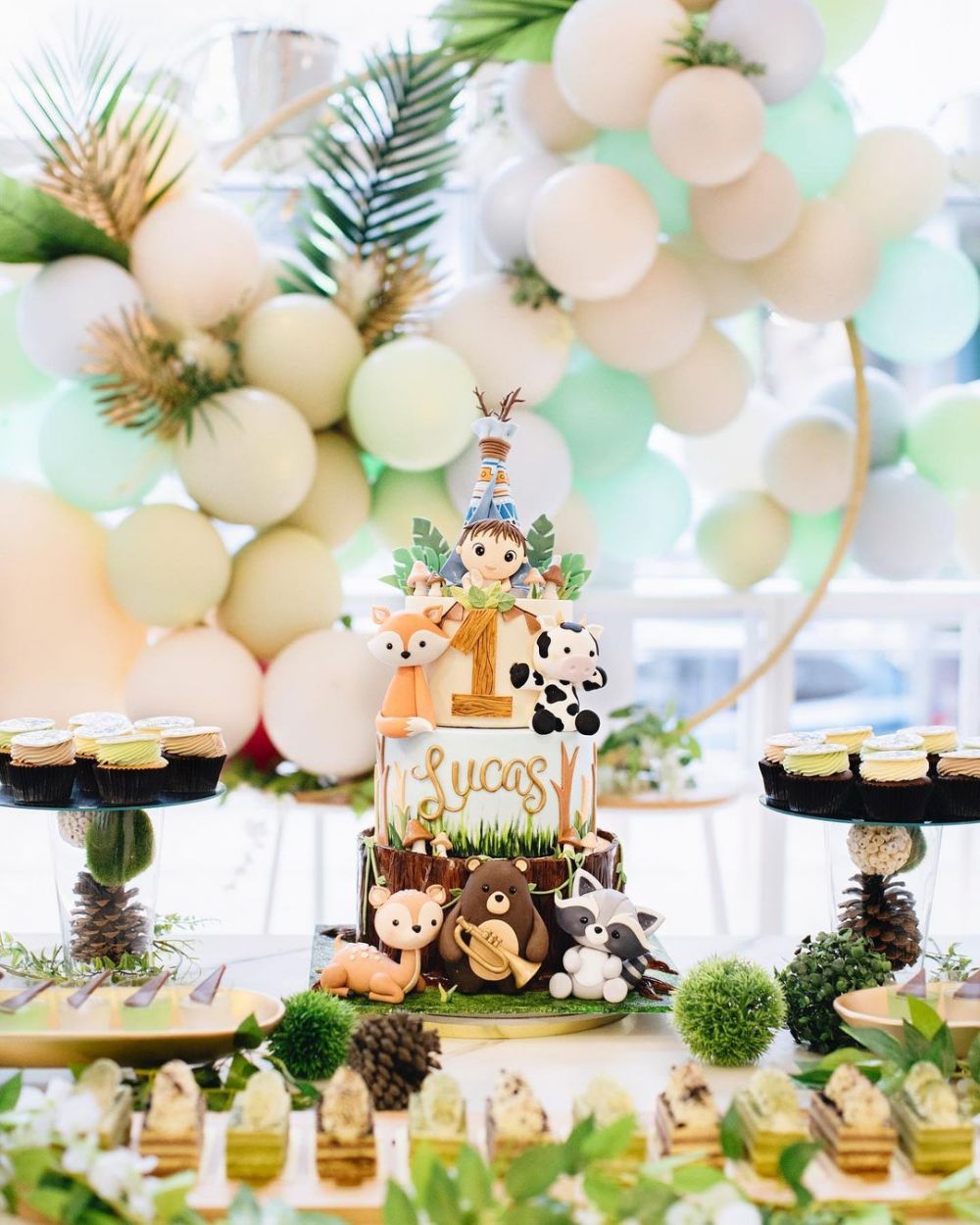 Kue ulang tahun 9 anak seleb yang ke-1, meriah dan manis abis