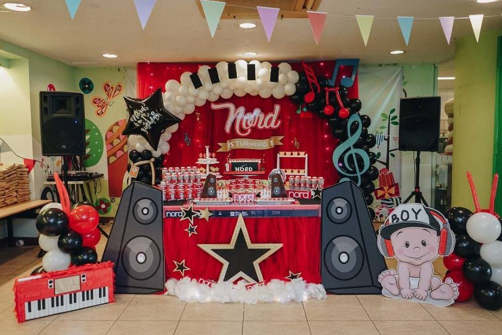 Kue ulang tahun 9 anak seleb yang ke-1, meriah dan manis abis