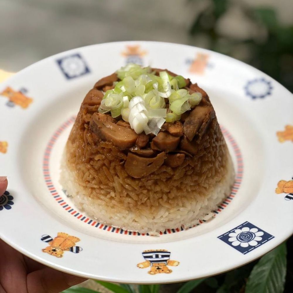 9 Resep nasi tim ayam rumahan, gurihnya bikin lupa daratan