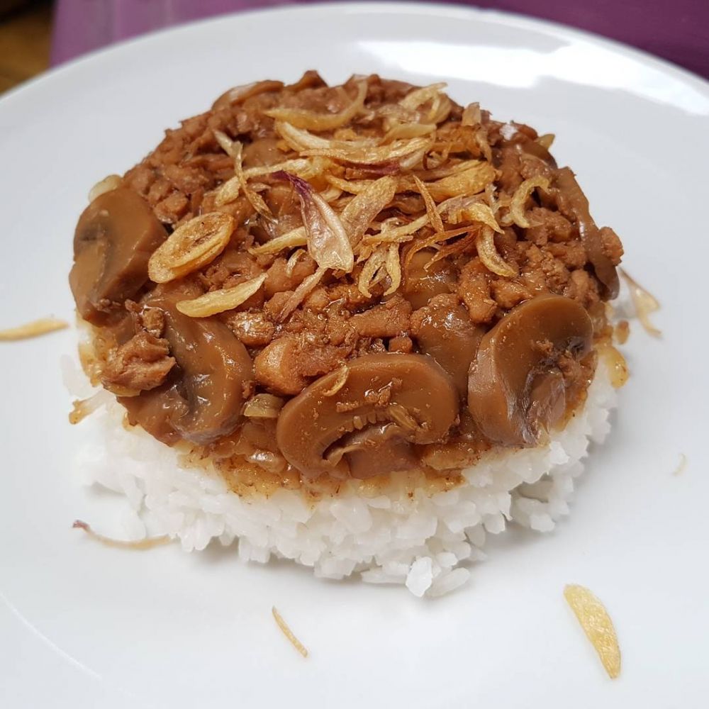 9 Resep nasi tim ayam rumahan, gurihnya bikin lupa daratan