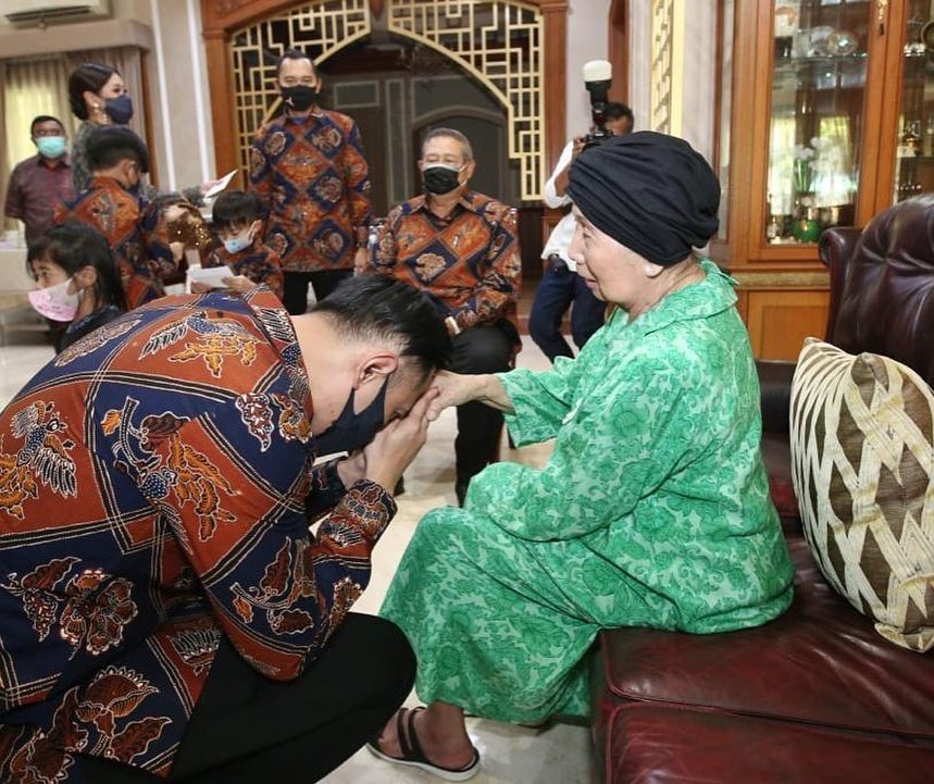 Ibu Ageng mertua SBY meninggal dunia, begini ungkapan duka AHY