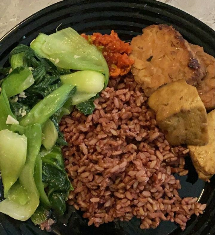 9 Menu vegan Angela Gilsha, tetap berenergi walau tanpa daging