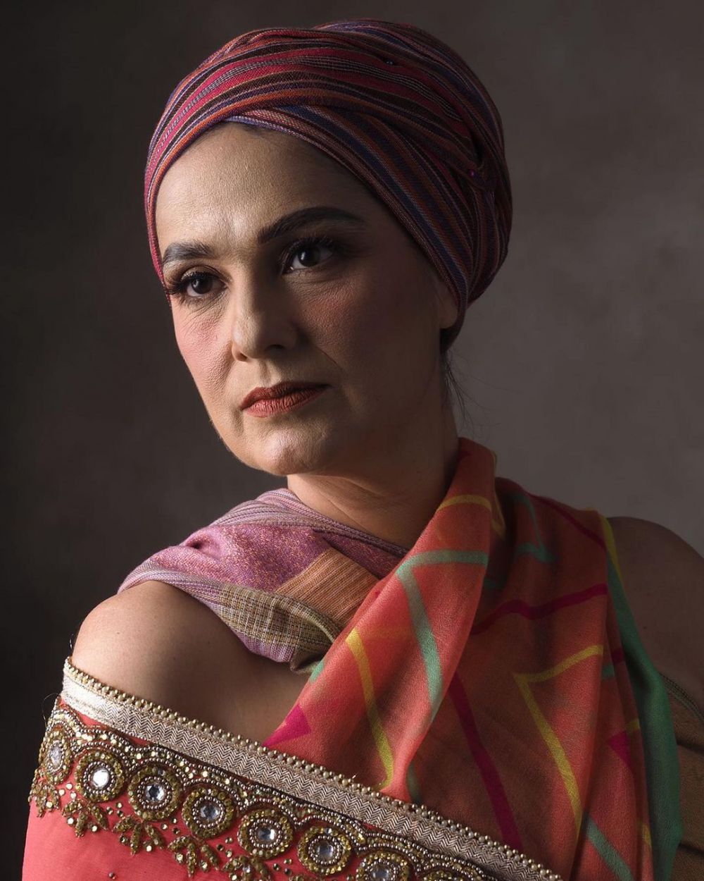 Masih ingat sosok 'Mbak Yul'? Begini 9 potret dan kabar terbarunya