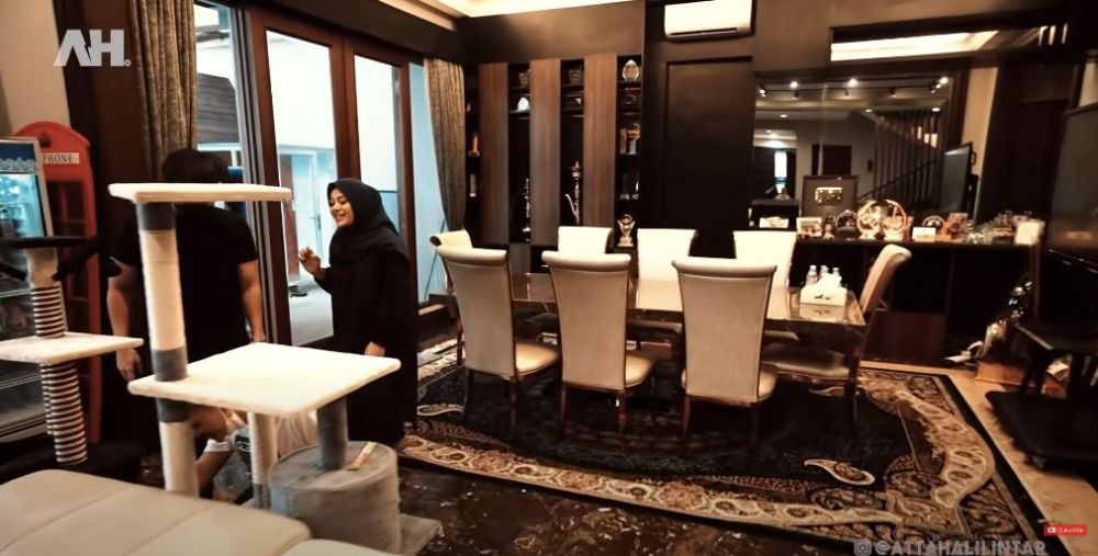 9 Potret dapur Aurel Hermansyah dan Atta Halilintar, bernuansa cokelat