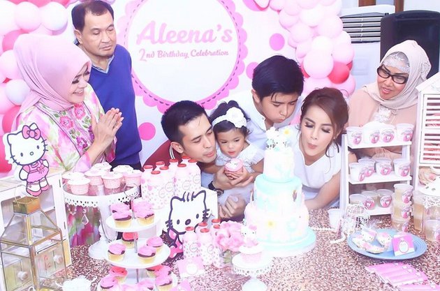 Dekorasi manis serba pink, beginilah potret meriah ultah 9 anak seleb