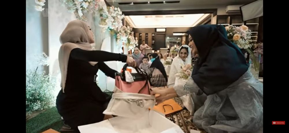 11 Momen kejutan ultah Millen Cyrus, penampilannya bikin salfok