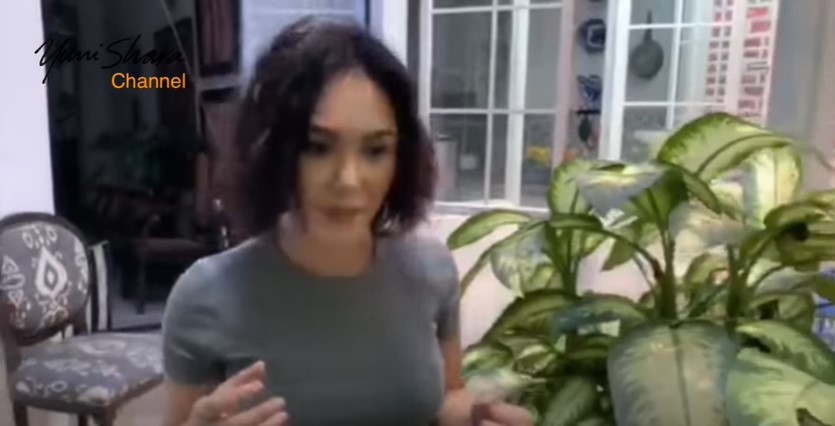 9 Cara Yuni Shara menata dapur,  estetik penuh tanaman