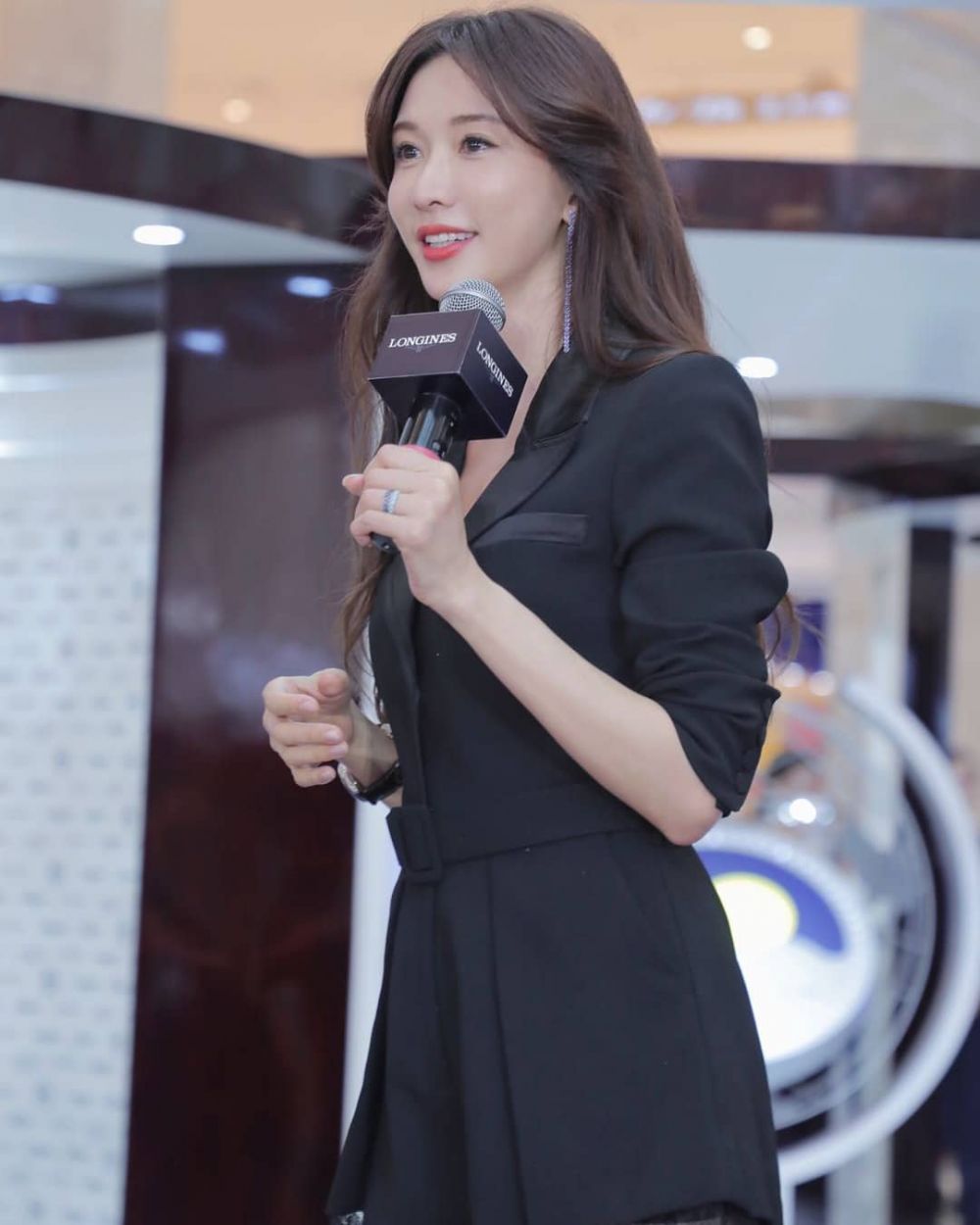 Jadi istri Akira, 9 potret terbaru Lin Chi Ling mantan 'Tao Ming Tse'