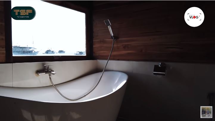 11 Foto kapal sewaan Zaskia Sungkar di Labuan Bajo, jadi betah liburan