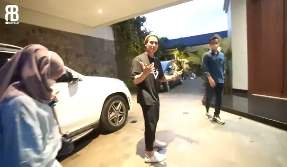 9 Momen Lesty Kejora-Rizky Billar cari rumah baru, incar gaya tropis