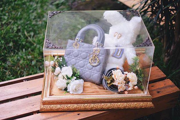 Potret seserahan lamaran 9 seleb ini isinya penuh dengan barang mewah