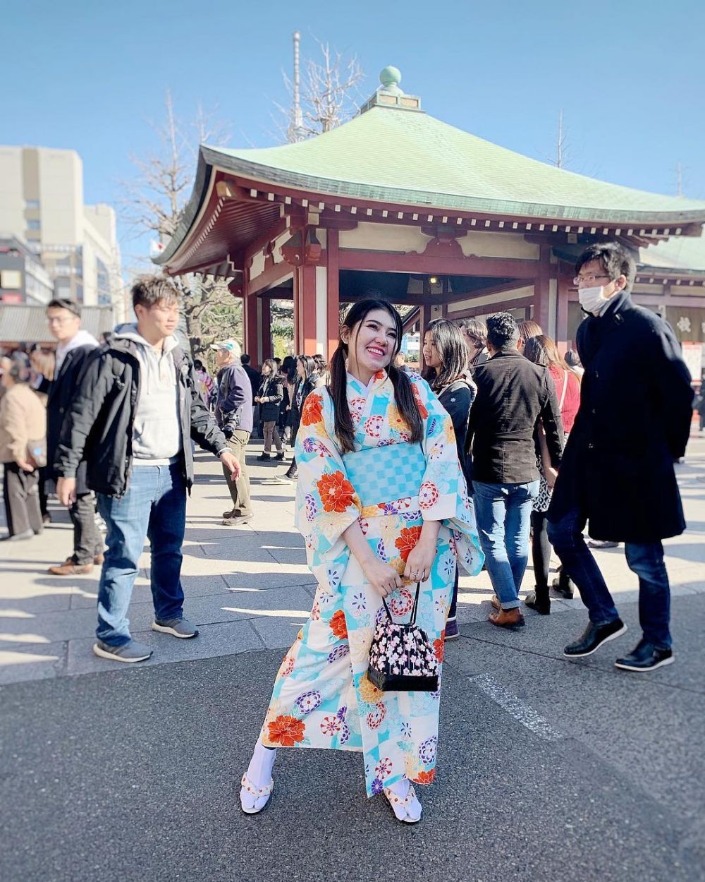 Pesona 7 pedangdut dalam balutan kimono, Soimah disebut mirip geisha