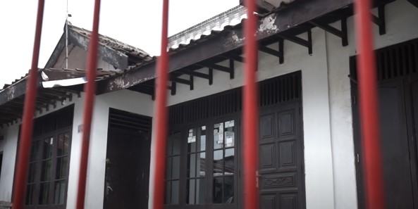 Jokowi's house as a teenager © YouTube