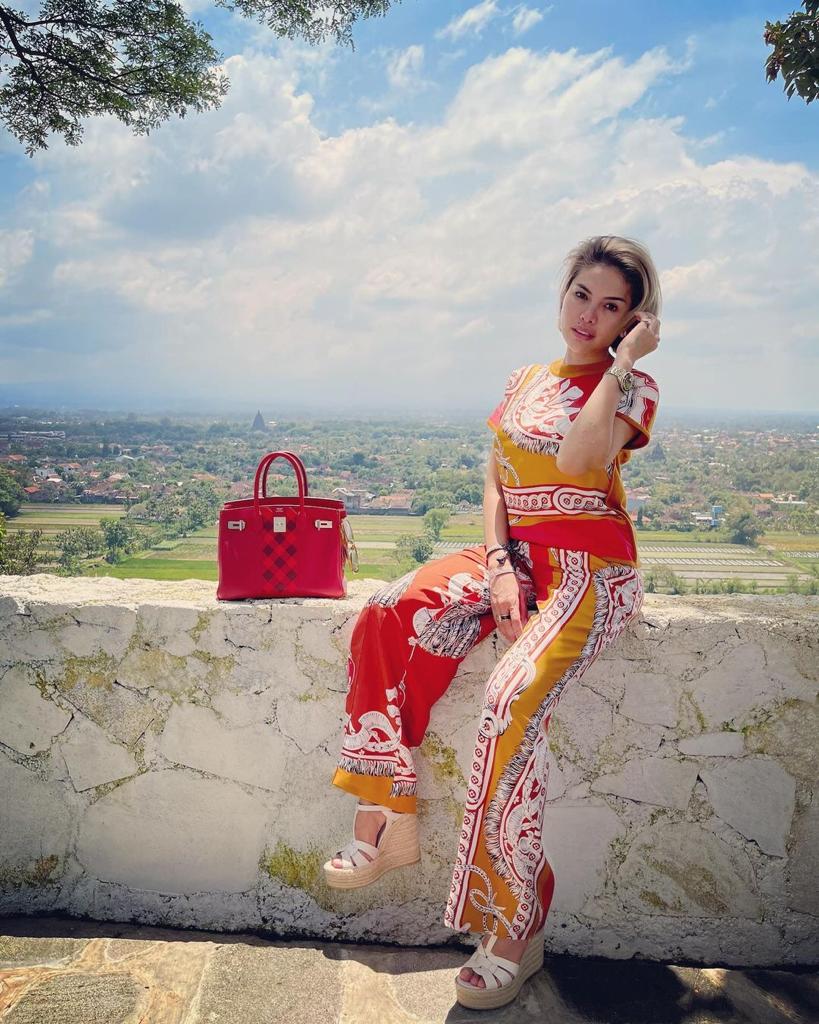 Sukses di dunia hiburan, 7 seleb ini merambah bisnis underwear