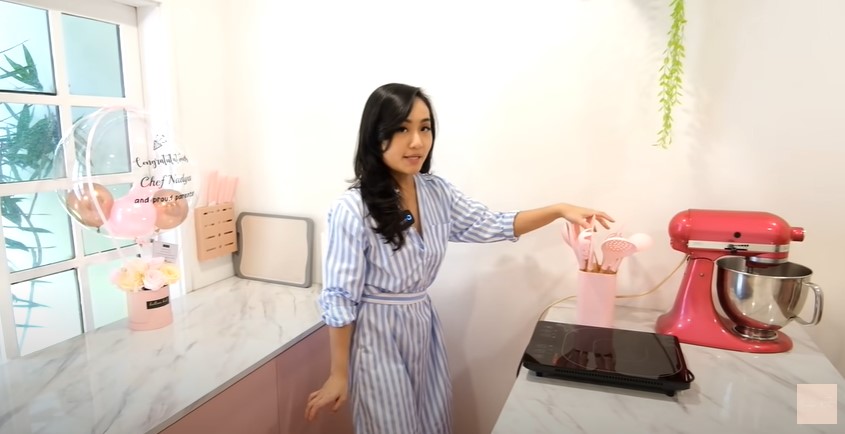 How Nadya MasterChef organizes the kitchen from various sources