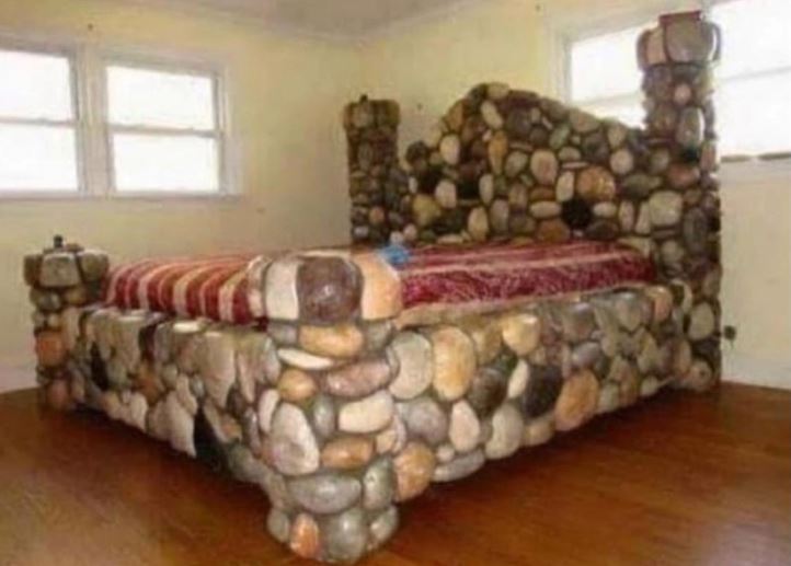 11 Potret lucu desain di kamar tidur ini penampakannya bikin heran