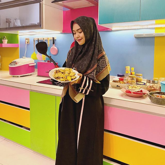 Makanan yang dihindari 9 seleb saat diet, bisa bikin gendut