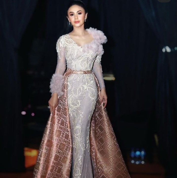 Awet muda usia 49 tahun, ini 7 perawatan kecantikan Yuni Shara