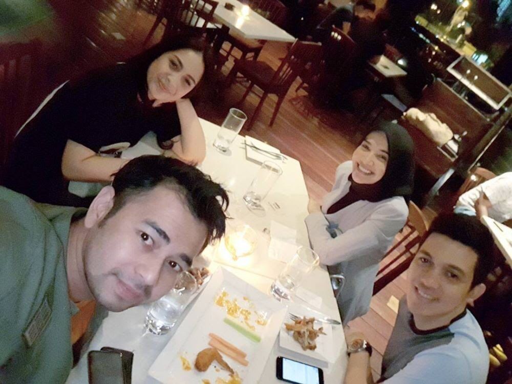 Bersahabat, 9 potret kompak Raffi Ahmad & Irwansyah dulu hingga kini