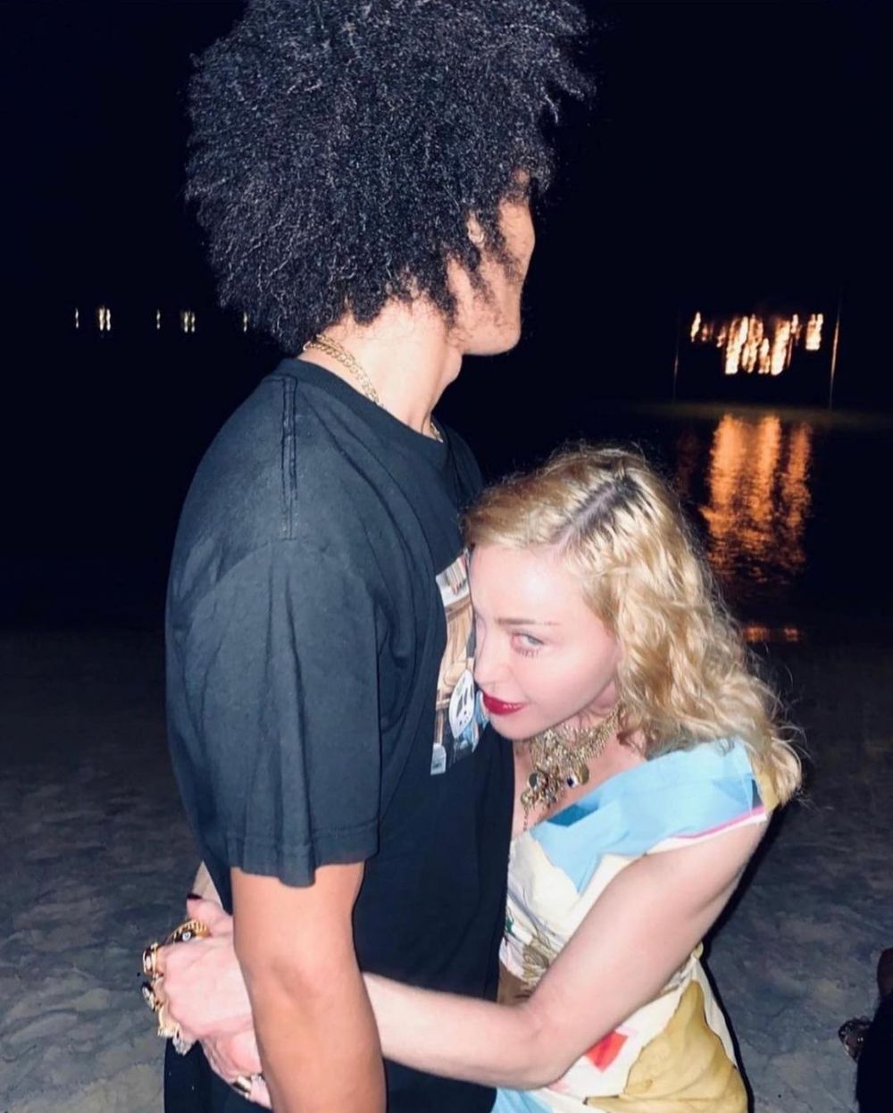 Beda usia 36 tahun, ini 7 potret mesra Madonna dan Ahlamalik Williams