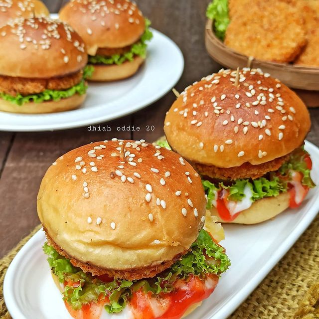 9 Resep kreasi burger ayam, lezat dan mengenyangkan