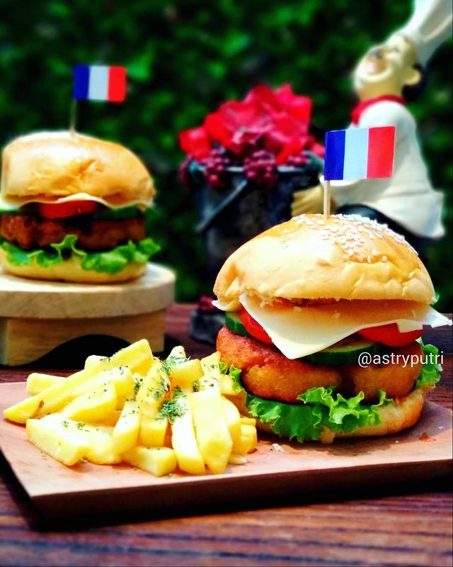 9 Resep kreasi burger ayam, lezat dan mengenyangkan