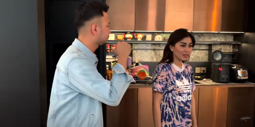 7 Potret dapur Nisya Ahmad di rumah baru, interiornya elegan abis