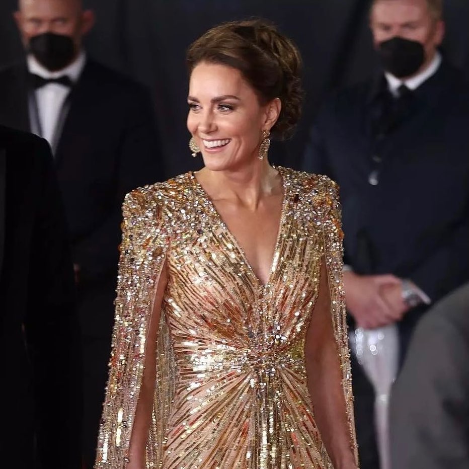7 Potret Kate Middleton hadiri premier film James Bond, tampil glamor