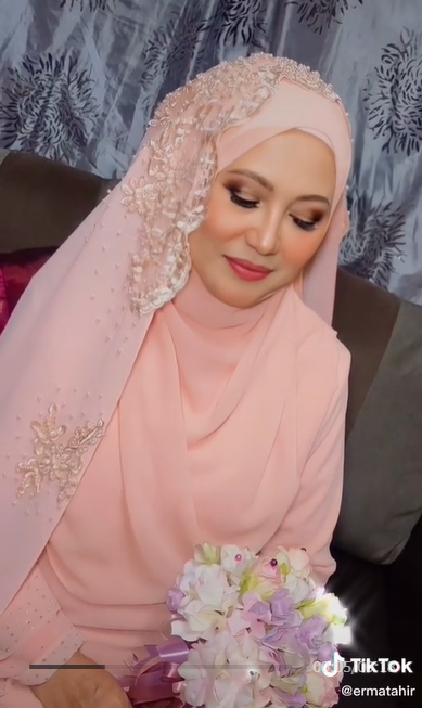 Transformasi wajah wanita usia 60-an usai dimakeup, auto muda lagi