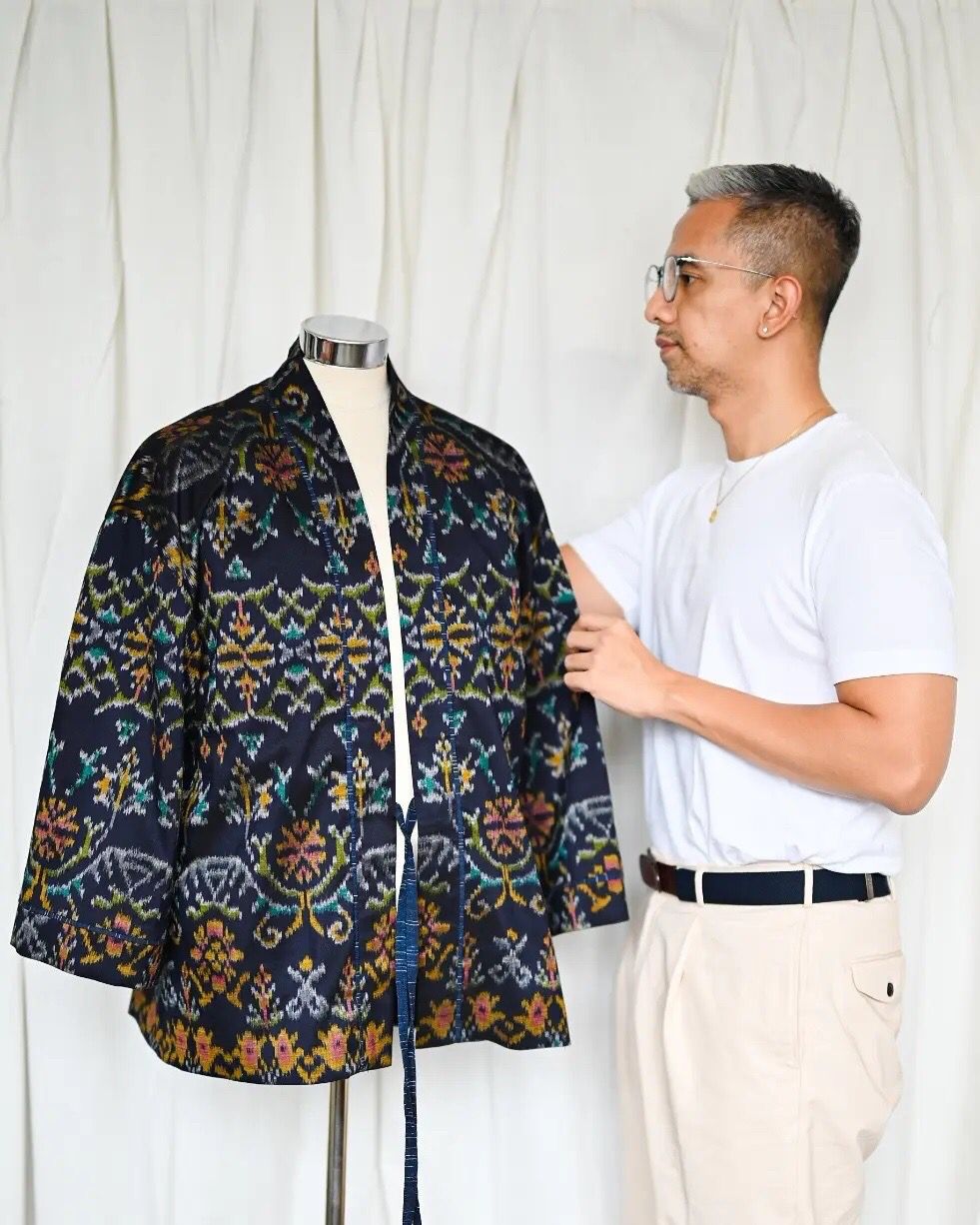 5 Potret cardigan karya desainer Didiet Maulana, hadiah untuk Hyun Bin