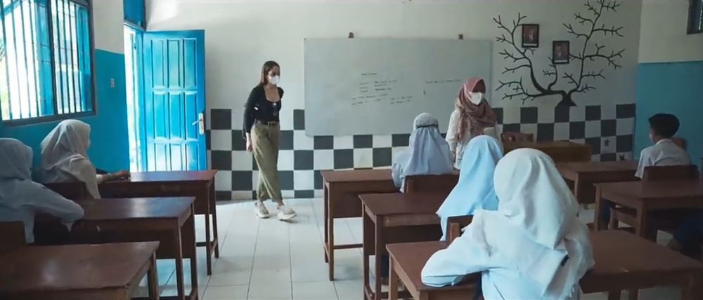 5 Aksi sosial Cinta Laura, dukung penderita kanker dan bangun sekolah