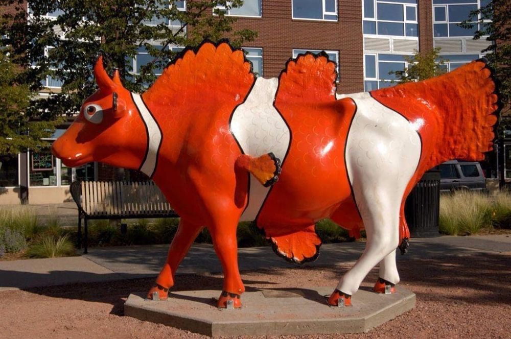 11 Potret lucu patung ini penampakannya malah bikin bingung