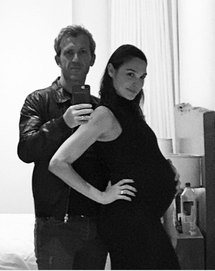 13 Tahun menikah, 10 potret mesra dulu hingga kini Gal Gadot dan suami