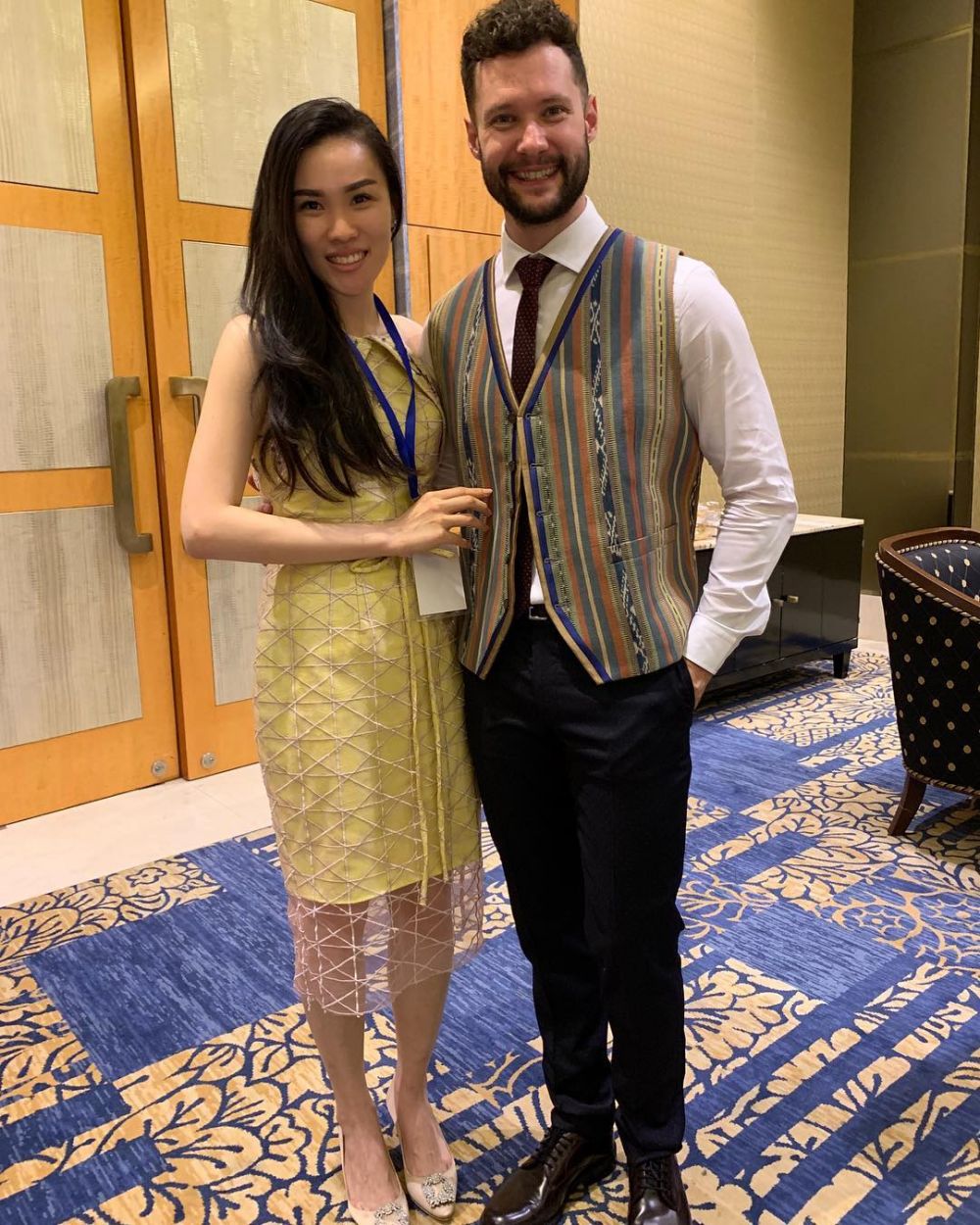 9 Karya desainer Tanah Air untuk seleb dunia, termasuk untuk Hyun Bin