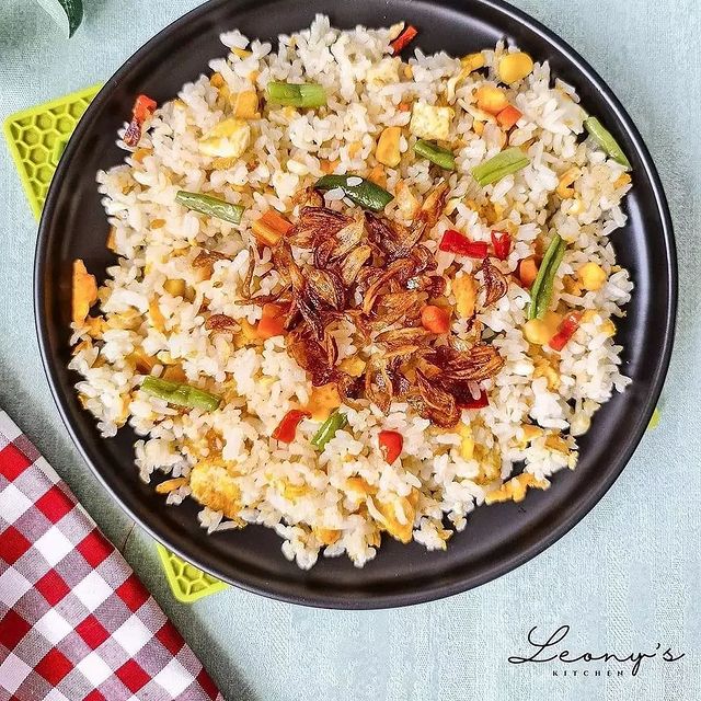 30 Resep nasi goreng putih, enak dan praktis buat sarapan