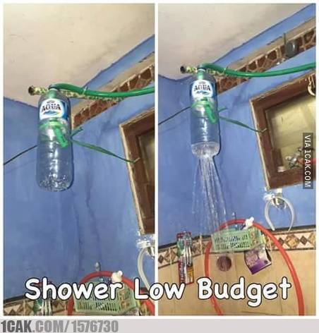 13 Penampakan shower di kamar mandi ini uniknya nggak ada obat