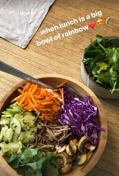 Miliki tubuh bugar dan kulit sehat, ini 9 menu sehari-hari Eva Celia