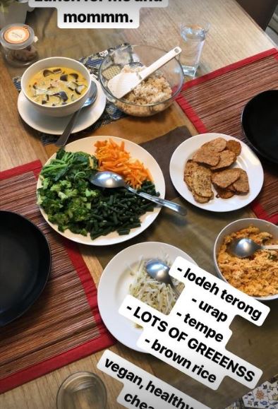 Miliki tubuh bugar dan kulit sehat, ini 9 menu sehari-hari Eva Celia