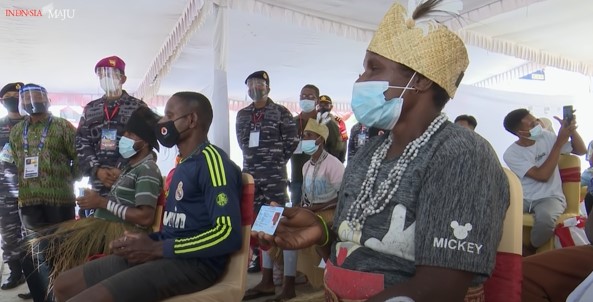 Warga Asmat numpang lahan tempat tinggal, Jokowi janji bangunkan rumah