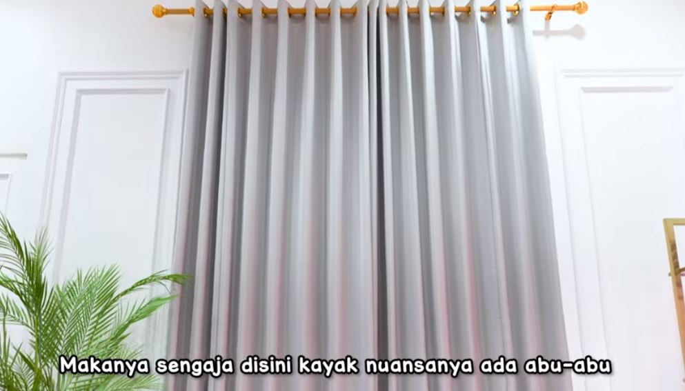 7 Cara Tasyi Athasyia desain studio konten, mewah dengan lampu LED
