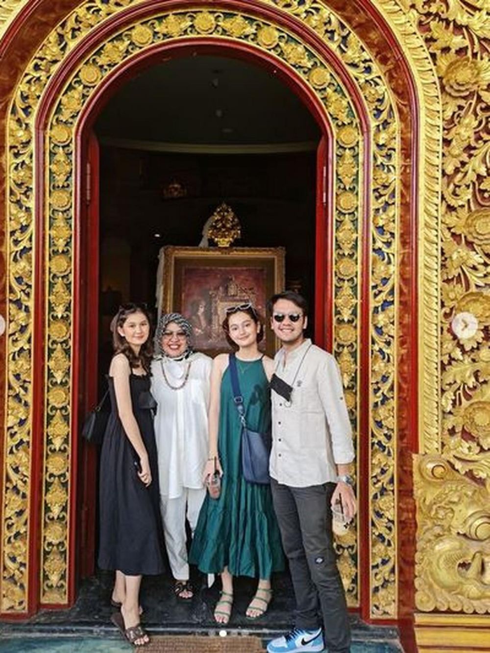 Libur syuting, ini 5 momen Zoe Abbas liburan ke Bali bareng keluarga