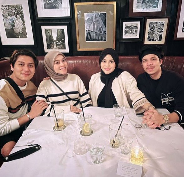 7 Beda outfit hamil Lesty Kejora & Aurel Hermansyah, simpel dan nyaman