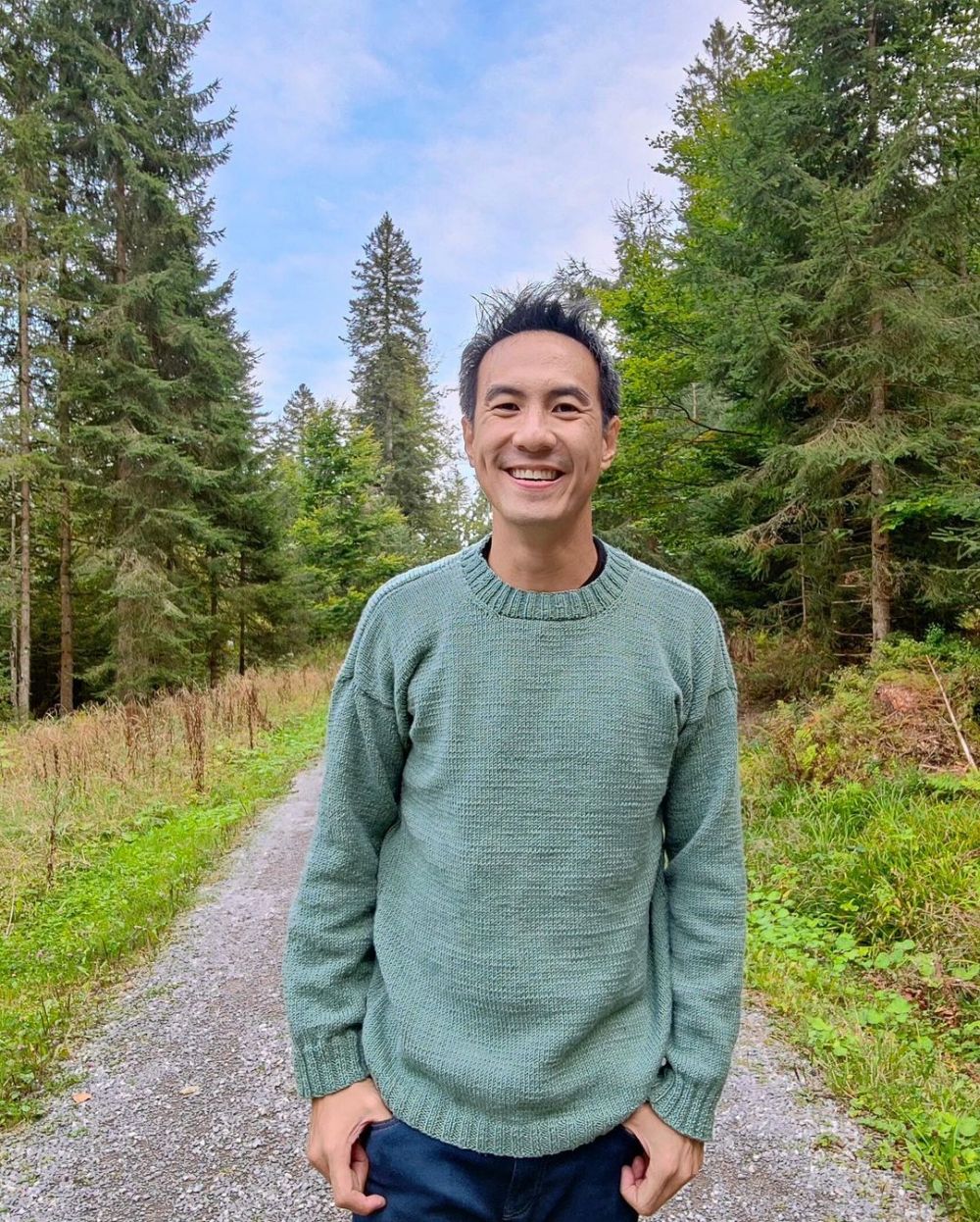 Rayakan anniversary, 7 seleb ini dapat kado unik dari pasangan