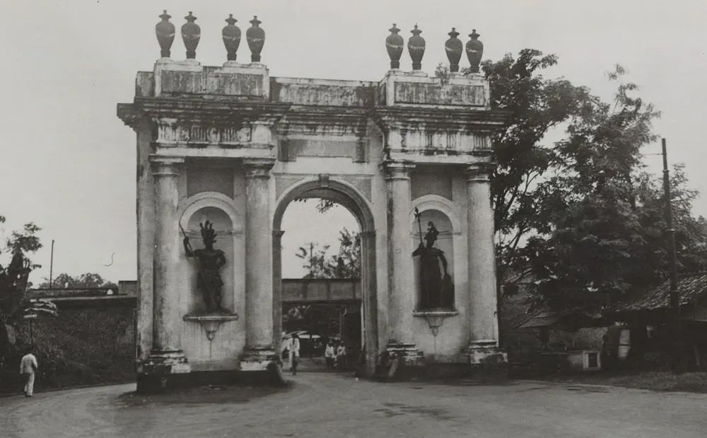 6 Potret jadul Jakarta akhir tahun 40-an, banyak benteng dan menara