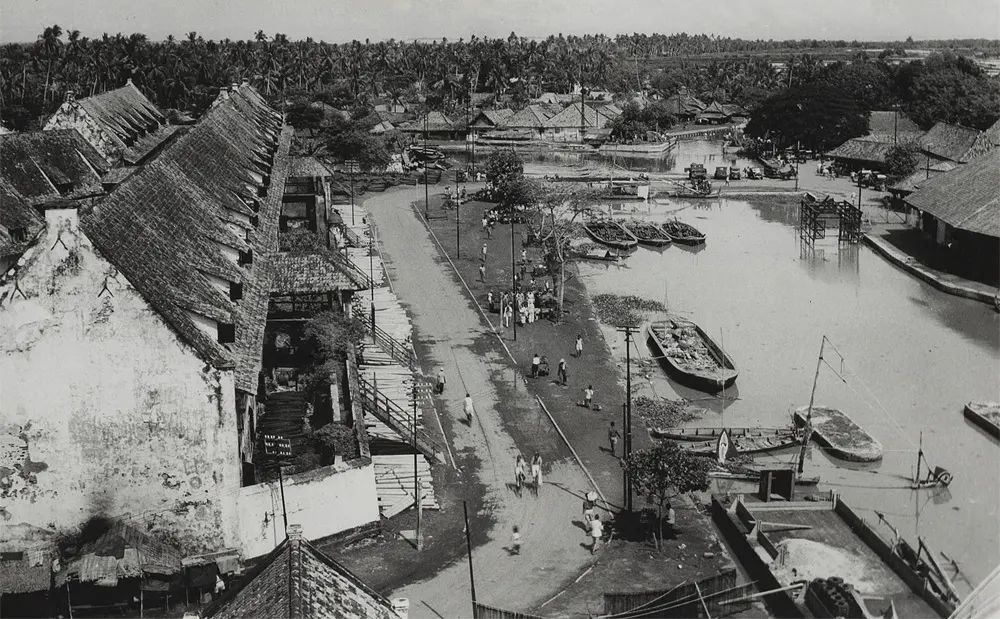 6 Potret jadul Jakarta akhir tahun 40-an, banyak benteng dan menara