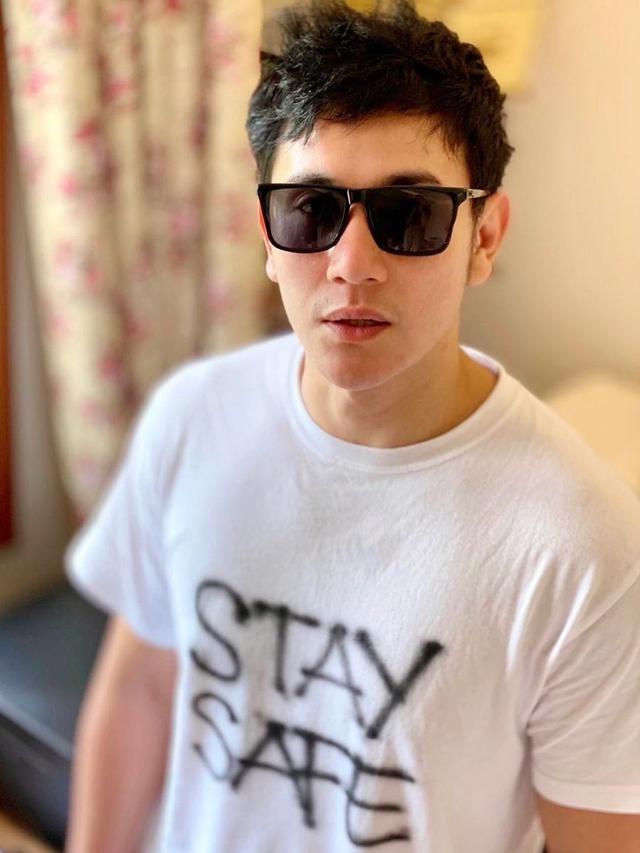 5 Seleb berkarakter bad boy di film, Vino G Bastian paling diingat