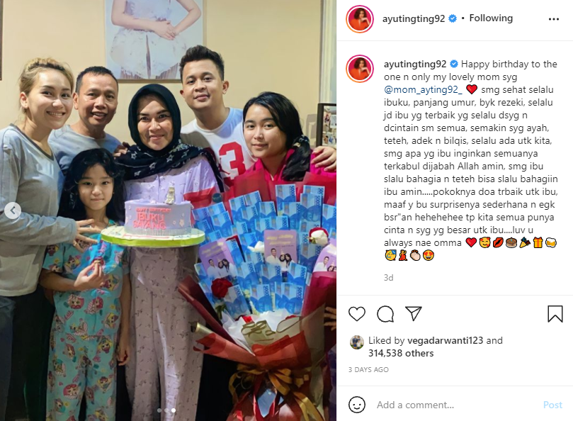 7 Momen perayaan ultah Umi Kalsum, dapat kejutan meriah dari keluarga